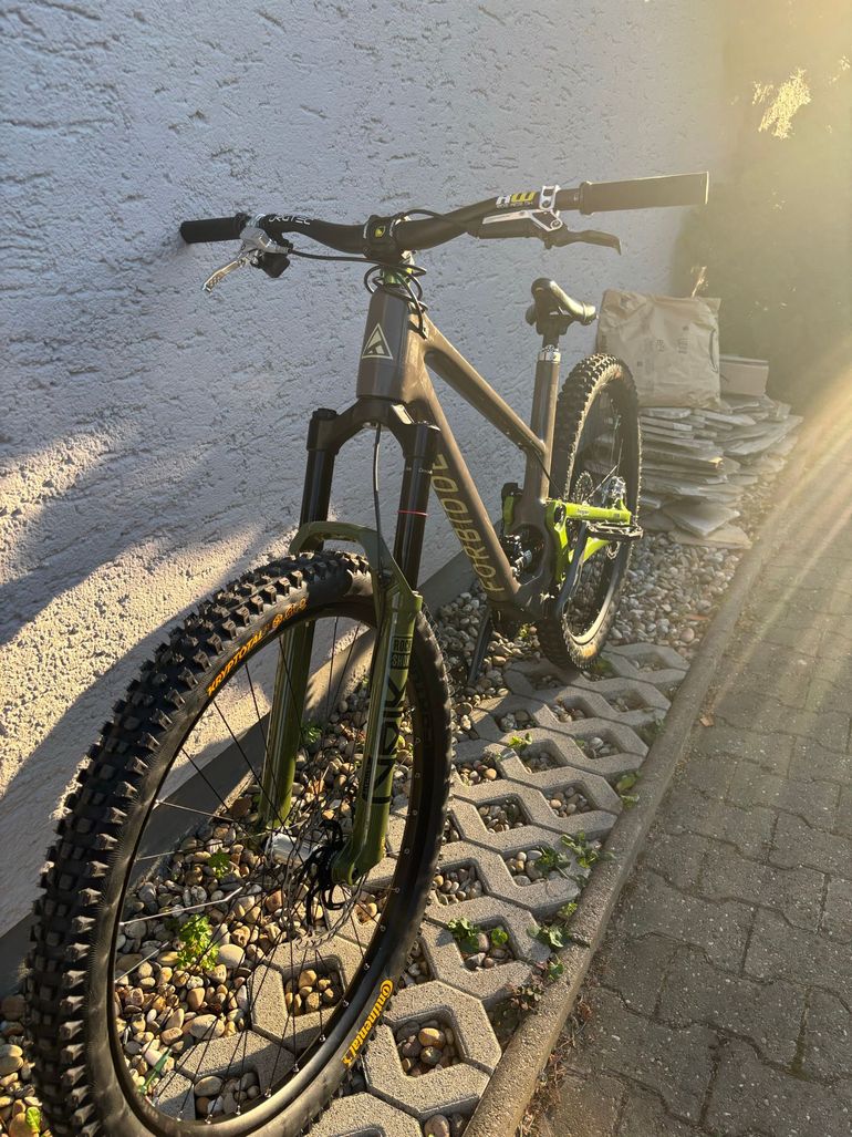 Used Forbidden Druid SRAM GX Eagle AXS 2021 Mountainbike, Light Gray — image 2 of 8