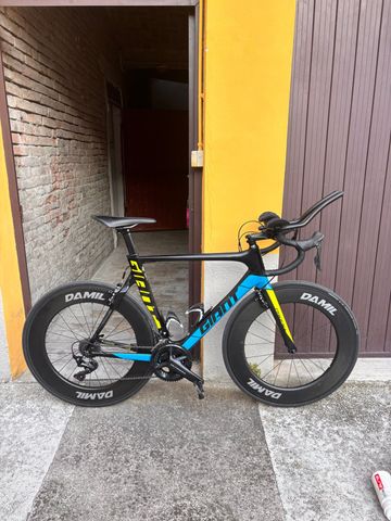 Gebrauchtes Giant Propel Advanced 2 2021 2021 Road & Gravel, Schwarz — Bild 1 von 8