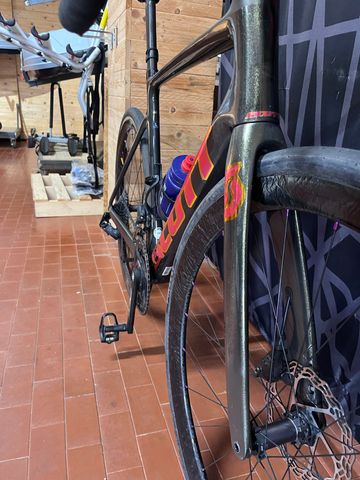 Used Scott Addict RC 40 2024 Frameset 2024 Road & Gravel, Green — image 2 of 3