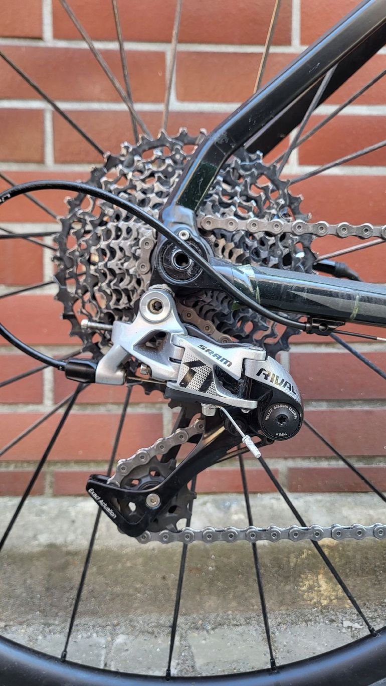 Used BMC ROADMACHINE X 2019 2019 Road & Gravel, Black — image 9 of 15