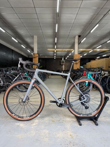 Gebrauchtes Open WI.DE. AXS 2023 2023 Road & Gravel, Hellgrau — Bild 15 von 22