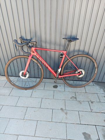 Gebrauchtes Canyon Ultimate CF SL 8 Disc 2022 2022 Road & Gravel, Rot — Bild 1 von 13