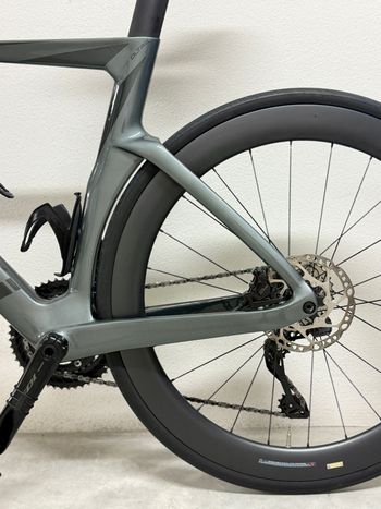 Brugt Bianchi Oltre Comp 105 Di2 2023 2023 Road & Gravel — billede 3 af 5