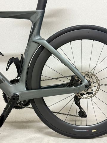Gebrauchtes Bianchi Oltre Comp 105 Di2 2023 2023 Road & Gravel, Hellgrau — Bild 3 von 5
