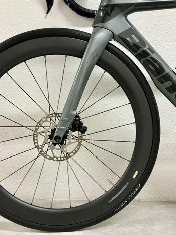 Brugt Bianchi Oltre Comp 105 Di2 2023 2023 Road & Gravel — billede 5 af 5