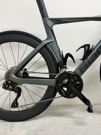 Brugt Bianchi Oltre Comp 105 Di2 2023 2023 Road & Gravel — billede 2 af 5