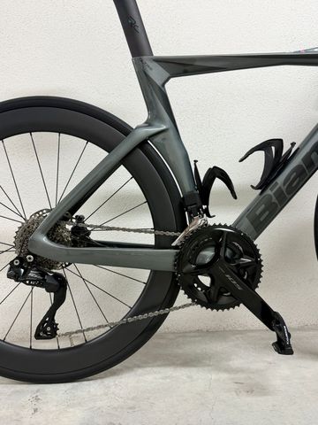 Gebrauchtes Bianchi Oltre Comp 105 Di2 2023 2023 Road & Gravel, Hellgrau — Bild 2 von 5