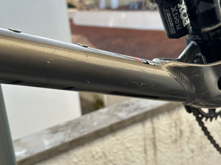 Used Banshee Custom Frameset 2025 Mountainbike, Light Gray — image 10 of 12