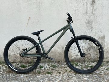 Used Commencal ABSOLUT 2025 2025 Mountainbike, Green, 26 — image 2 of 9