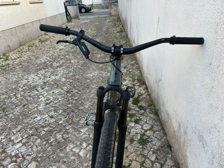 Used Commencal ABSOLUT 2025 2025 Mountainbike, Green, 26 — image 7 of 9