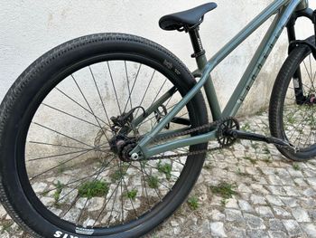 Used Commencal ABSOLUT 2025 2025 Mountainbike, Green, 26 — image 3 of 9