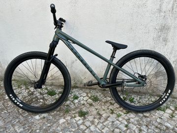 Used Commencal ABSOLUT 2025 2025 Mountainbike, Green, 26 — image 1 of 9
