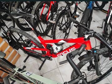 Brugt Focus O1E MAX Team 2018 2018 MTB