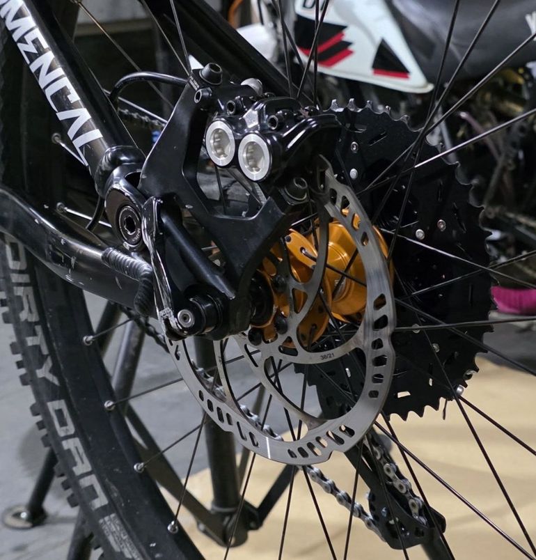Gebrauchtes Commencal META SX V3 2018 2018 Mountainbike, Schwarz, 29, 27.5 — Bild 4 von 4