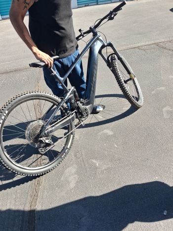 Used Giant Stance E+ 1 Pro 2022 2022 Mountainbike, Black, 29 — image 3 of 3