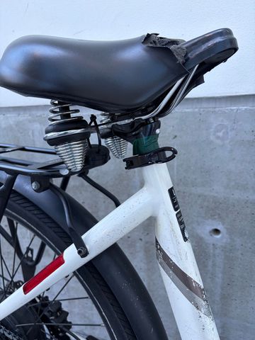 Used Aventon Level 2 Step-Through 2025 2025 Mountainbike, White, 27.5 — image 10 of 18