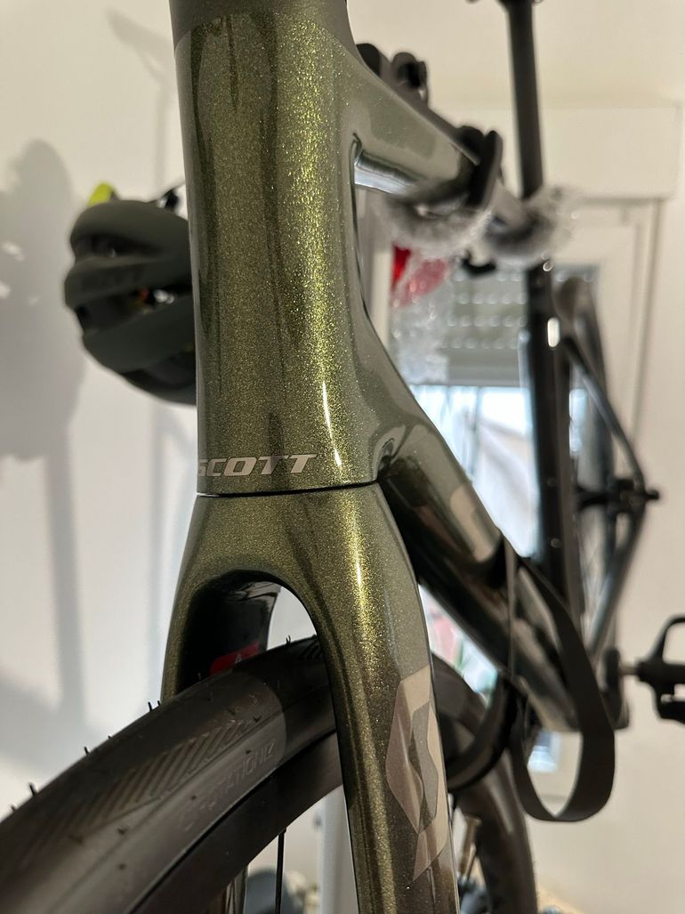 Tweedehands Scott Addict 30 2024 2024 Road & Gravel — afbeelding 23 van 25