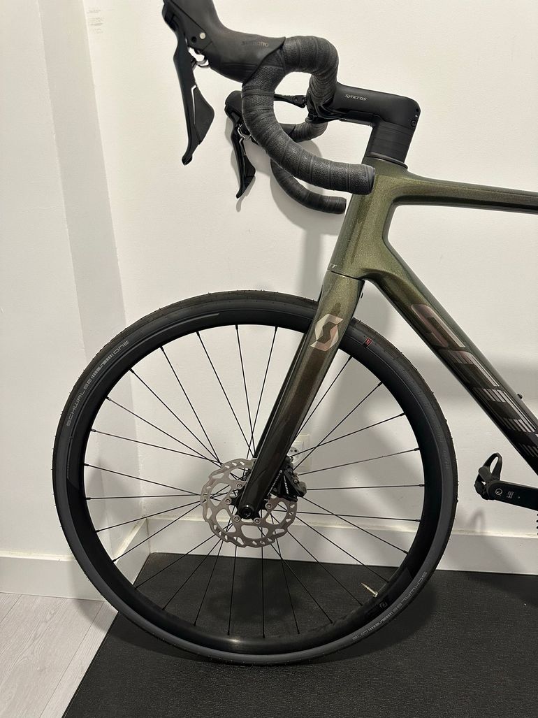 Tweedehands Scott Addict 30 2024 2024 Road & Gravel — afbeelding 12 van 25