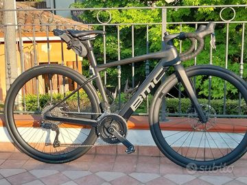 Używany BMC Roadmachine Shimano 105 2025 Road & Gravel