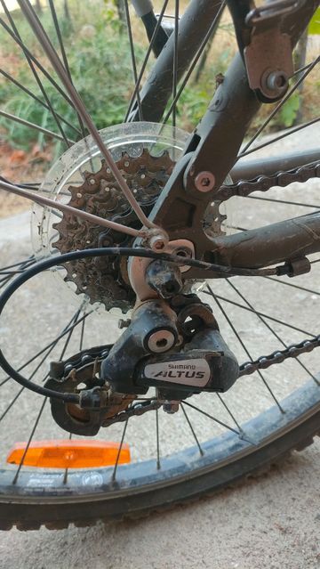 Used DECATHLON Custom Shimano Altus 2008 Urban, Light Gray — image 3 of 4