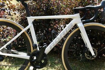 Used Adris Custom Shimano Ultegra Di2 2024 Road & Gravel, White — image 5 of 6