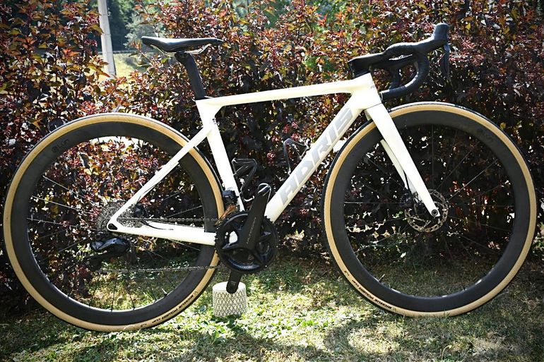 Used Adris Custom Shimano Ultegra Di2 2024 Road & Gravel, White — image 3 of 6