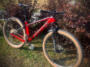 Used Trek Procaliber Shimano Deore XT 2024 Mountainbike, Red — image 3 of 3