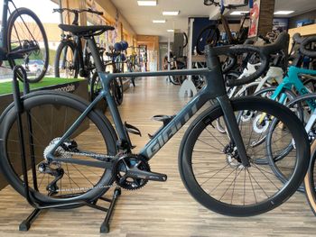 Giant Propel Advanced Pro 0 Di2 2025 2025 Road & Gravel usato