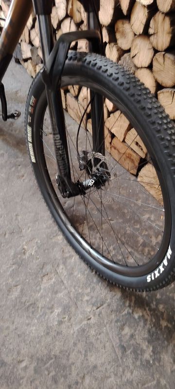 Używany Giant Xtc Shimano SLX 2021 Mountainbike — zdjęcie 7 z 15