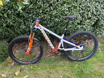 Pivot FIREBIRD Team XX Eagle Transmission w/ Carbon Wheels 2024 2024 MTB usato