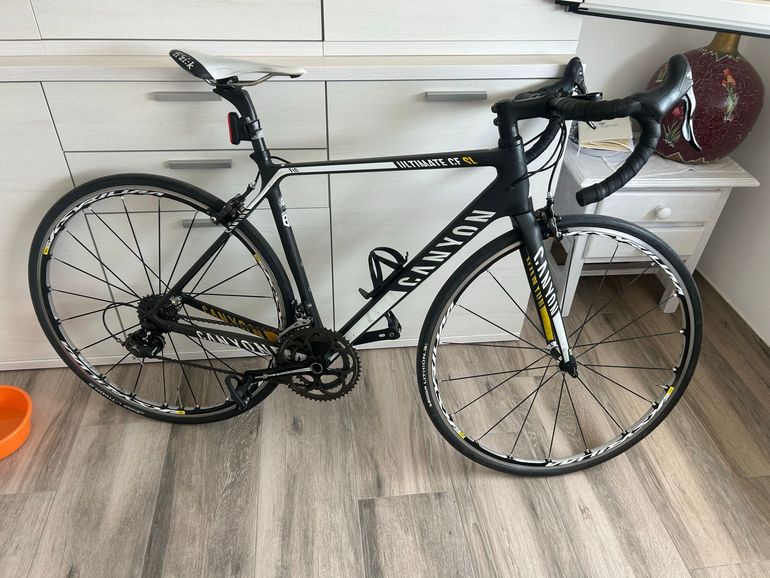 Gebrauchtes Canyon Ultimate Campagnolo Athena 2016 Road & Gravel, Schwarz — Bild 2 von 6