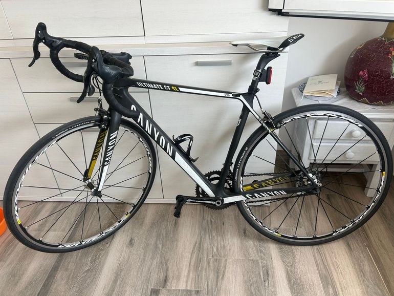 Gebrauchtes Canyon Ultimate Campagnolo Athena 2016 Road & Gravel, Schwarz — Bild 6 von 6