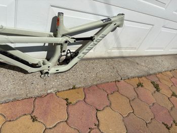 Canyon Torque 5 (Mullet) 2025 Frameset 2025 Mountainbike usato, Verde — immagine 2 di 7
