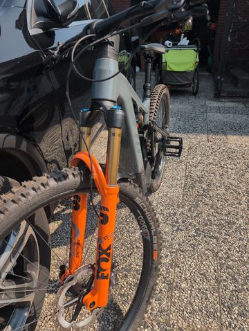 Used Focus JAM² 7.9 2024 2024 Mountainbike, Light Gray, 29 — image 3 of 7