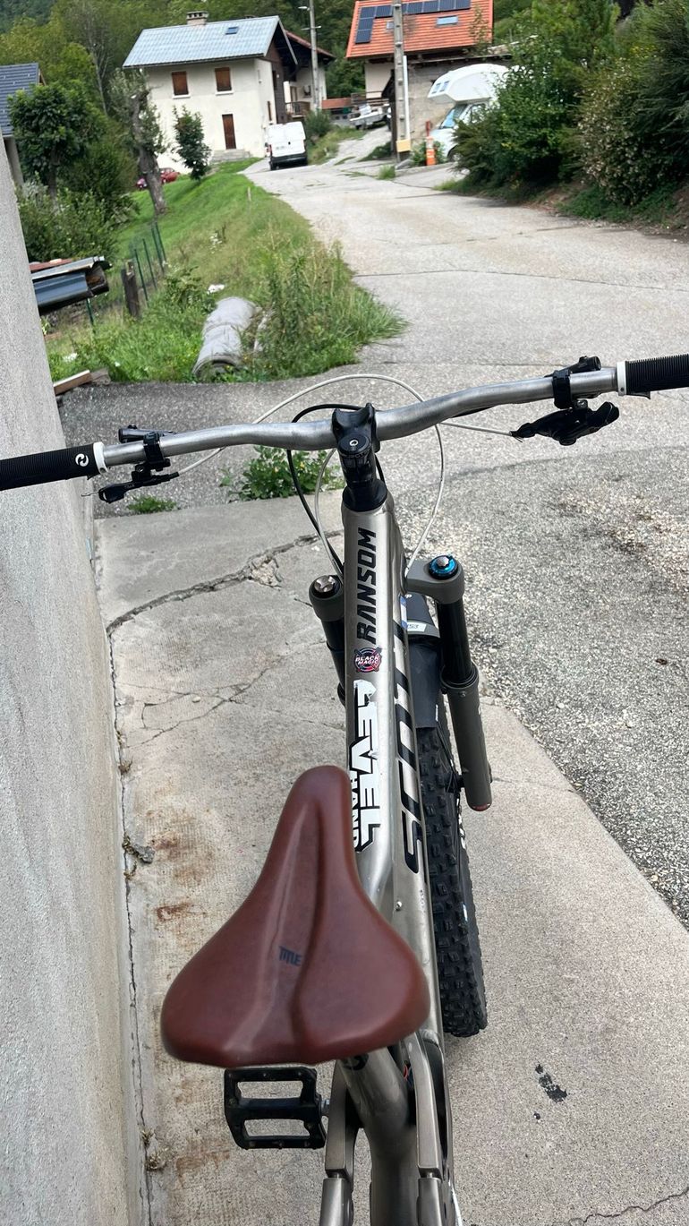 Używany Scott Ransom 920 2022 2022 Mountainbike — zdjęcie 8 z 9