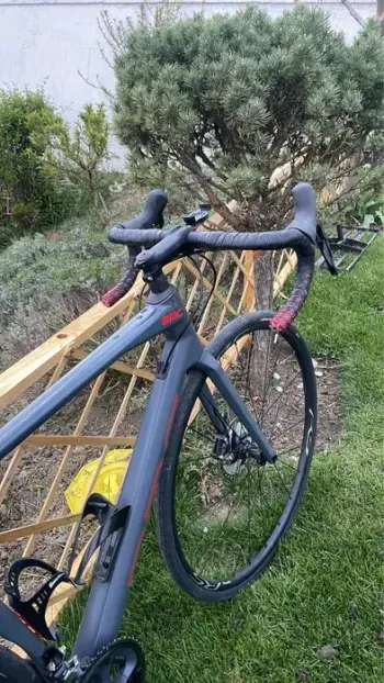 BMC Roadmachine THREE 2020 2020 Road & Gravel usato, Grigio chiaro — immagine 2 di 4
