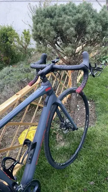 Gebrauchtes BMC Roadmachine THREE 2020 2020 Road & Gravel, Hellgrau — Bild 2 von 4