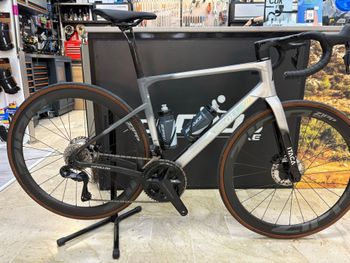 Używany Cipollini ITACA - Shimano Dura-Ace R9270 - Campagnolo Bora WTO 45 2025 2025 Road & Gravel