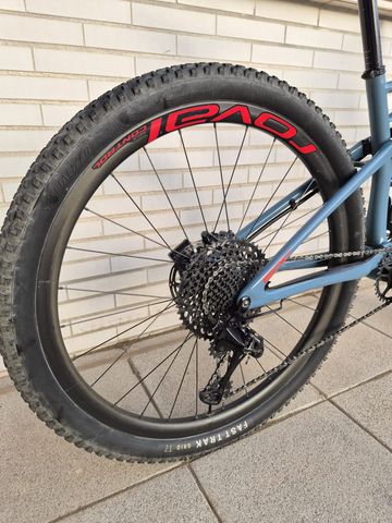 Specialized Men's Epic Expert 2019 2019 Mountainbike usato, Blu — immagine 7 di 14