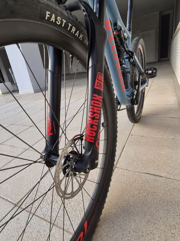 Specialized Men's Epic Expert 2019 2019 Mountainbike usato, Blu — immagine 13 di 14