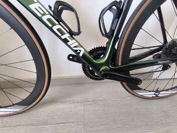 Used Bottecchia Emme Shimano Ultegra Di2 2024 Road & Gravel, Green — image 9 of 12