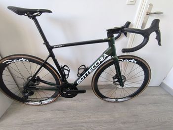 Used Bottecchia Emme Shimano Ultegra Di2 2024 Road & Gravel, Green — image 4 of 12