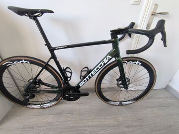 Used Bottecchia Emme Shimano Ultegra Di2 2024 Road & Gravel, Green — image 4 of 12