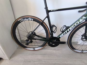 Used Bottecchia Emme Shimano Ultegra Di2 2024 Road & Gravel, Green — image 5 of 12