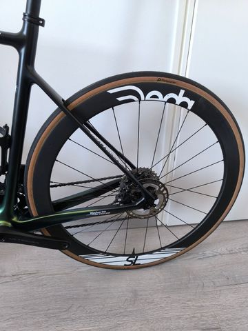 Used Bottecchia Emme Shimano Ultegra Di2 2024 Road & Gravel, Green — image 11 of 12