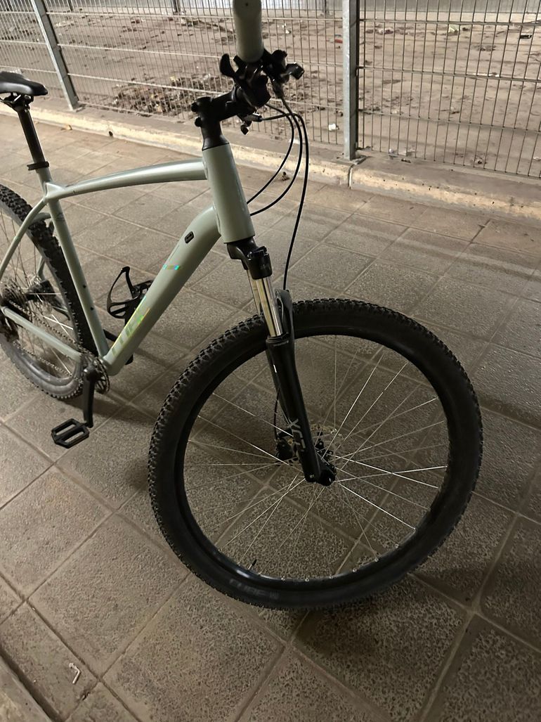 CUBE Shimano CUES 2025 Mountainbike d'occasion — image 4 sur 6