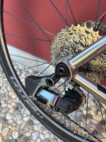 Used Dedacciai Custom SRAM Rival eTap AXS 2021 Road & Gravel, Light Gray — image 3 of 9