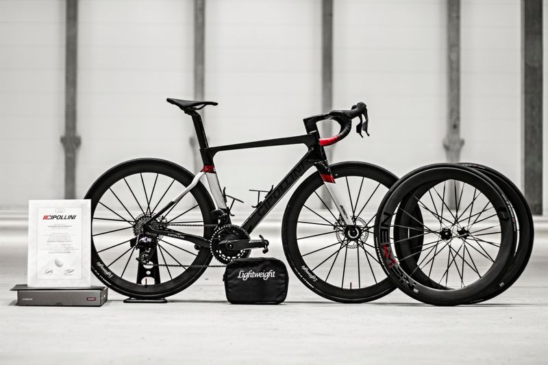 Použité Cipollini BOND EVO - SRAM RED E-TAP AXS D1- Campagnolo BORA WTO 2023 2023 Road & Gravel