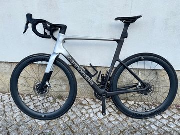 Używany Cannondale SuperSix EVO Hi-MOD 1 2023 2023 Road & Gravel