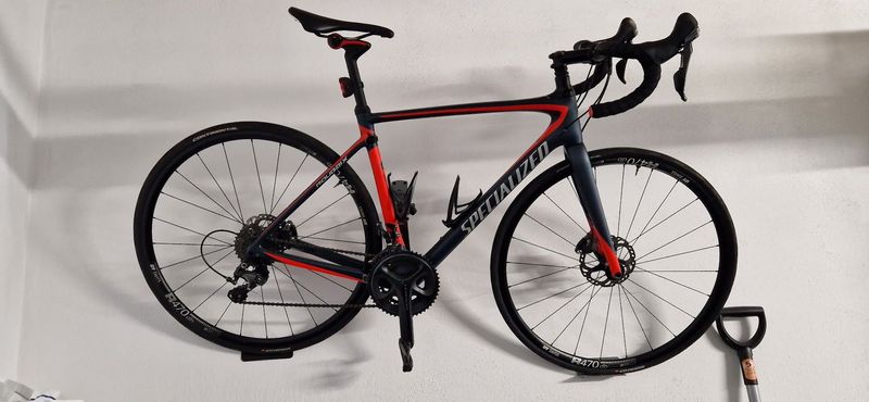 Used Specialized Roubaix Expert 2017 2017 Road & Gravel, Red — image 1 of 3